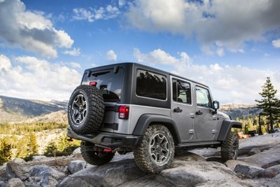 2013-Jeep-Wrangler-Rubicon-14-520x346.jpg